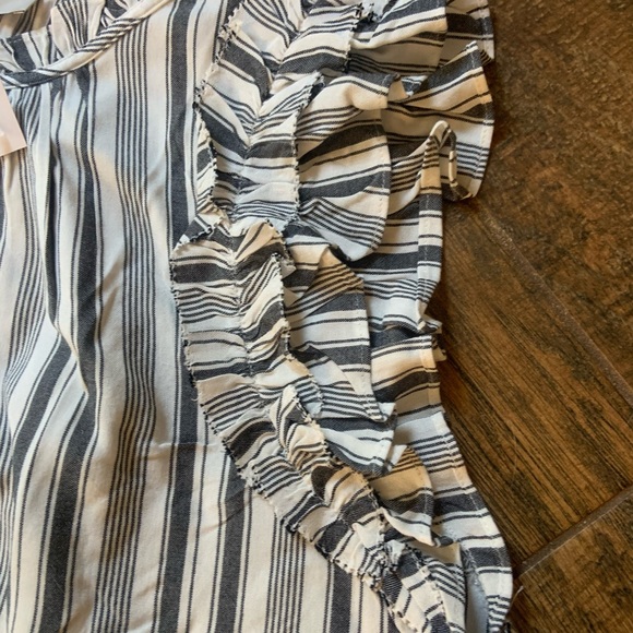 NEW LOFT Striped Ruffle Split Neck Shell - Picture 4 of 4